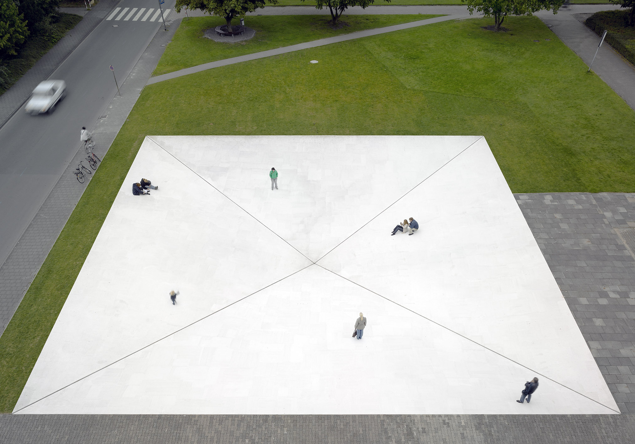 <p>Bruce Naumans <em>Square Depression</em> soll wieder aufgebaut werden</p>

